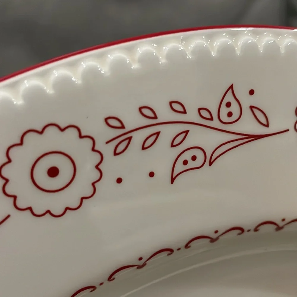Country Living White with Red Trim Chicken and Chicks 11” Plate Hens and Chicks